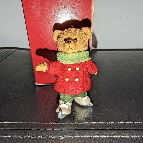 Set Snow Cub Club Hallmark Ornaments Teddy Bear Dexter Next & Gracie Skates 2002 - Picture 6 of 11